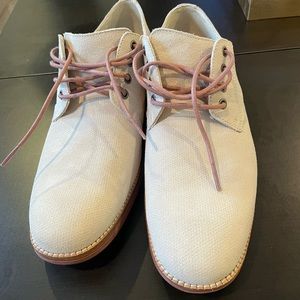 NWOT 9.5 men’s suede shoe